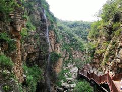 -大平台龙居瀑布旅游区