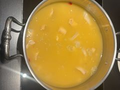 -鲜入唯煮·港式海鲜牛肉火锅(金宝街店)