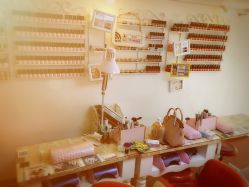 -小红楼美甲美容中心