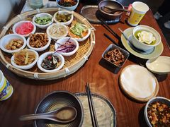 -包整·丝娃娃(一览甲秀楼风景店)