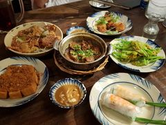 -Cuc Gach Quan Restaurant