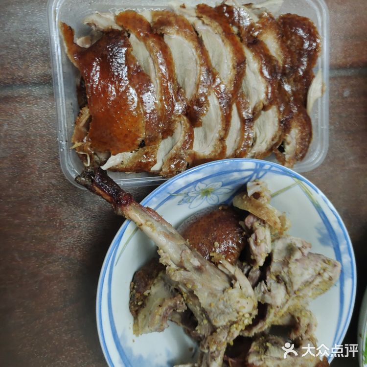 刚出炉的烤鸭，美味满分