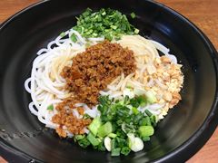 -桥香园正宗过桥米线(机场五店)