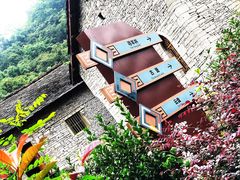 -高荡千年布依古寨旅游景区