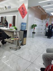 -朗峰专业美发沙龙