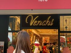 门面-VENCHI 闻绮(上海佛罗伦萨小镇店)