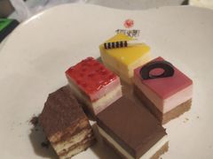 -佰烧海鲜烤肉火锅自助(世茂国际广场店)