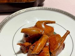 玻璃脆皮乳鸽-京参園海鲜餐厅
