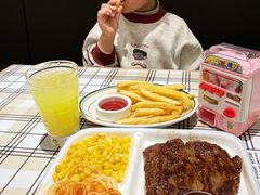 -菲滋意式餐厅(富阳东方茂店)