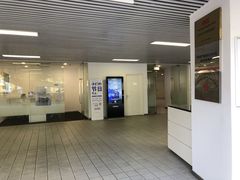 -杭州中沃沃尔沃4S店(滨江区店)