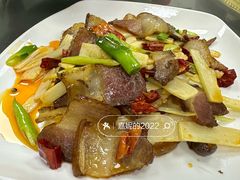 烟笋炒腊肉-毛草房(南辛庄街店)