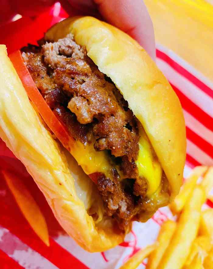 街卷(和平广场店)-"家附近新开的汉堡快餐店,从他开始装修就注.