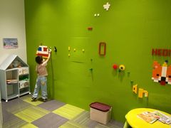 -瑞尔齿科(上海长风大悦城店)