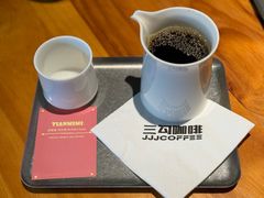 -三勾JJJ Burger&Coffee(梅溪湖店)