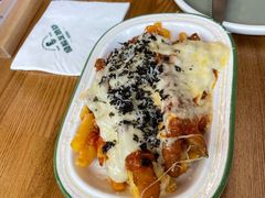 -Dragon Pizza•圆脸龙披萨·牛排餐厅