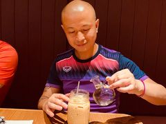 -ROAST coffee & eatery