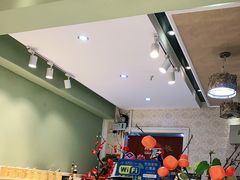 -丽丽三鲜螺蛳粉(田林路店)
