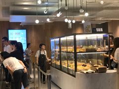 面包甜点陈列柜-奈雪的茶(湖滨银泰in77C区PRO店)
