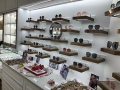 -翰佐蔡司小乐圆·依视路星趣控·暴龙眼镜折扣店
