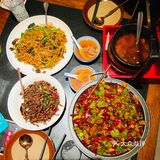 烟熏牛肉的香，配菜叫不出名字，但是脆脆的很好吃