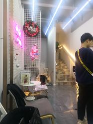 -茶发Salon·烫发染发理发