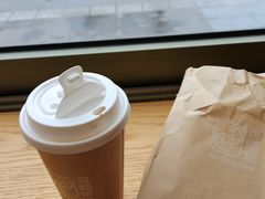 奶茶-可颂坊(中心书城店)