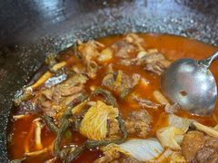 -三江鱼东北特色铁锅炖(骆驼店)