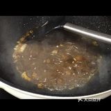 皆都看着他，然而这一刻的天谕神朝皇朝
