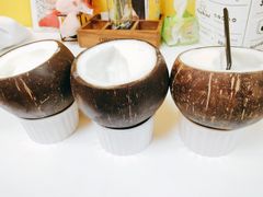 -志龙皇冠吃货椰子铺