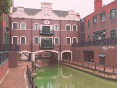 -钟书阁(松江泰晤士小镇店)