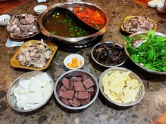 -黄利砖万峰林布依特色酸笋牛肉馆
