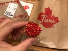 草莓风味天趣丸子-Tims天好咖啡·贝果(雁展路万象天地店)