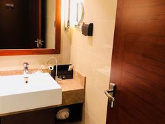 -和颐酒店(广州琶洲会展中心广州塔赤岗地铁站店)