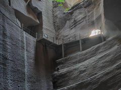 -伍山海滨石窟