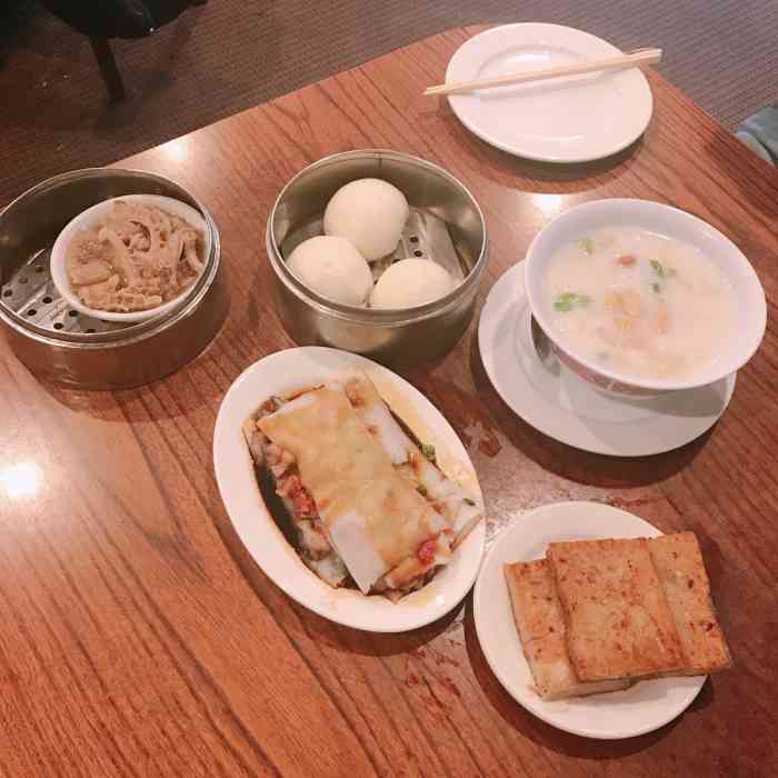 隆重推荐广州酒家的流沙包下午茶好伴侣