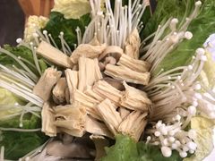 -霄汉牛三鲜湖北砂锅菜(万松园2店)