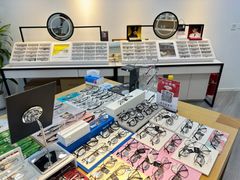 -天空之镜眼镜店蔡司依视路配镜授权零售店(望京颐堤港店)