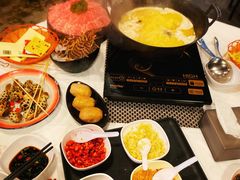 -鲜入围煮花胶鸡海鲜火锅