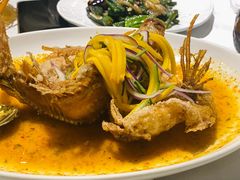 芒果丝酸辣酱浸彩虹雕鱼-新加坡海鲜(国贸商城店)