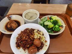 -红猪卤肉饭(大西洋美食城店)