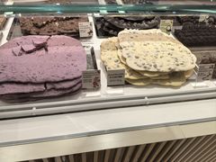 -Venchi (Chocolate & Gelato)
