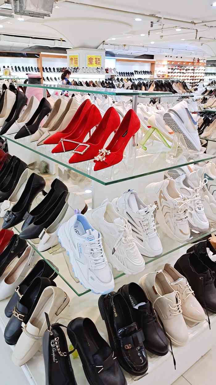 唐城百信鞋业-"好久没来唐城百姓鞋业转了,之前来时,顾客.