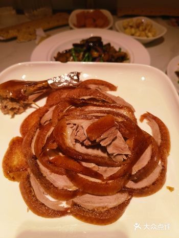 口味: 姥姥家的酥香嫩烤鸭皮脆肉嫩，香气四溢；