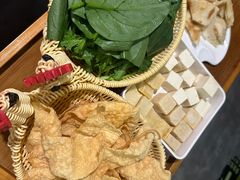 -橙胜追鸡铁锅肥肠地锅鸡固始鹅块(管庄店)