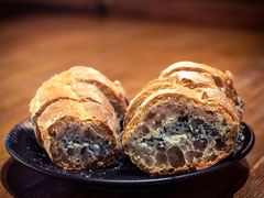 黑松露鱼子酱面包-Let's Taipei 非常烘焙(太古里店)