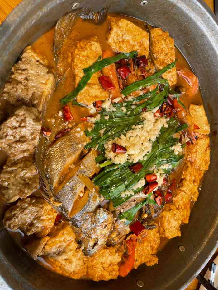 老水塔杂鱼馆-"[薄荷]环境: 老店新开业,真是从外到内.