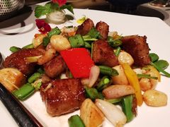 黑椒爆炒雪花牛肉粒-皇朝会.经典传统粤菜(外滩店)