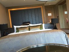 -上海滴水湖皇冠假日酒店