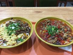 -乡村鸡杂米线(汉渝路店)