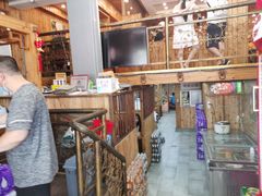 大堂-老东镇啤酒屋海鲜加工·蒸汽海鲜·海鲜烧烤(台东店)